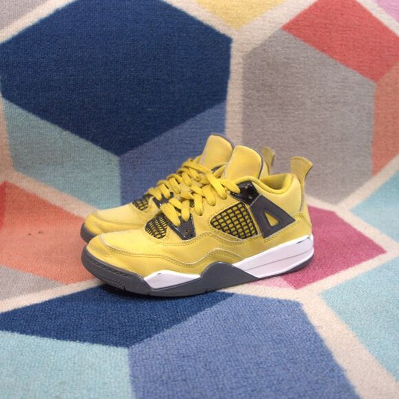 Jordan 4 Retro Lightning 2021 Kids Size 2Y  Shoes BQ7669-700 - Picture 1 of 9